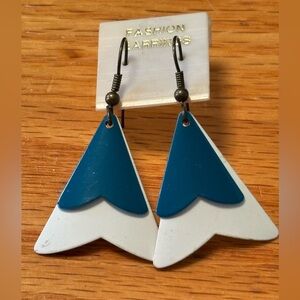 Vintage Retro 80s Teal Blue White Dangle Drop Earrings